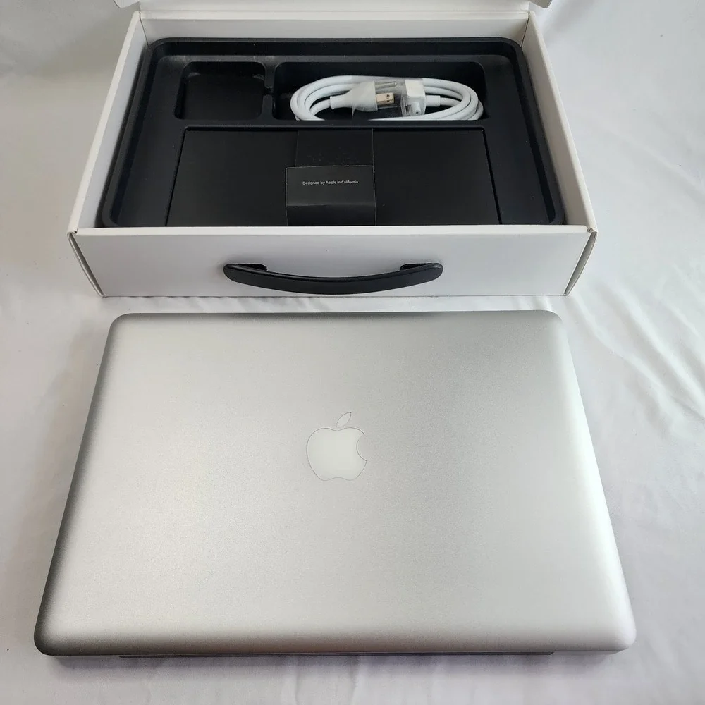 Apple MacBook Pro 13.3 in 2012 Silver/Intel Core i5 3rd Gen. 2.50 GHz, 500 GB 4